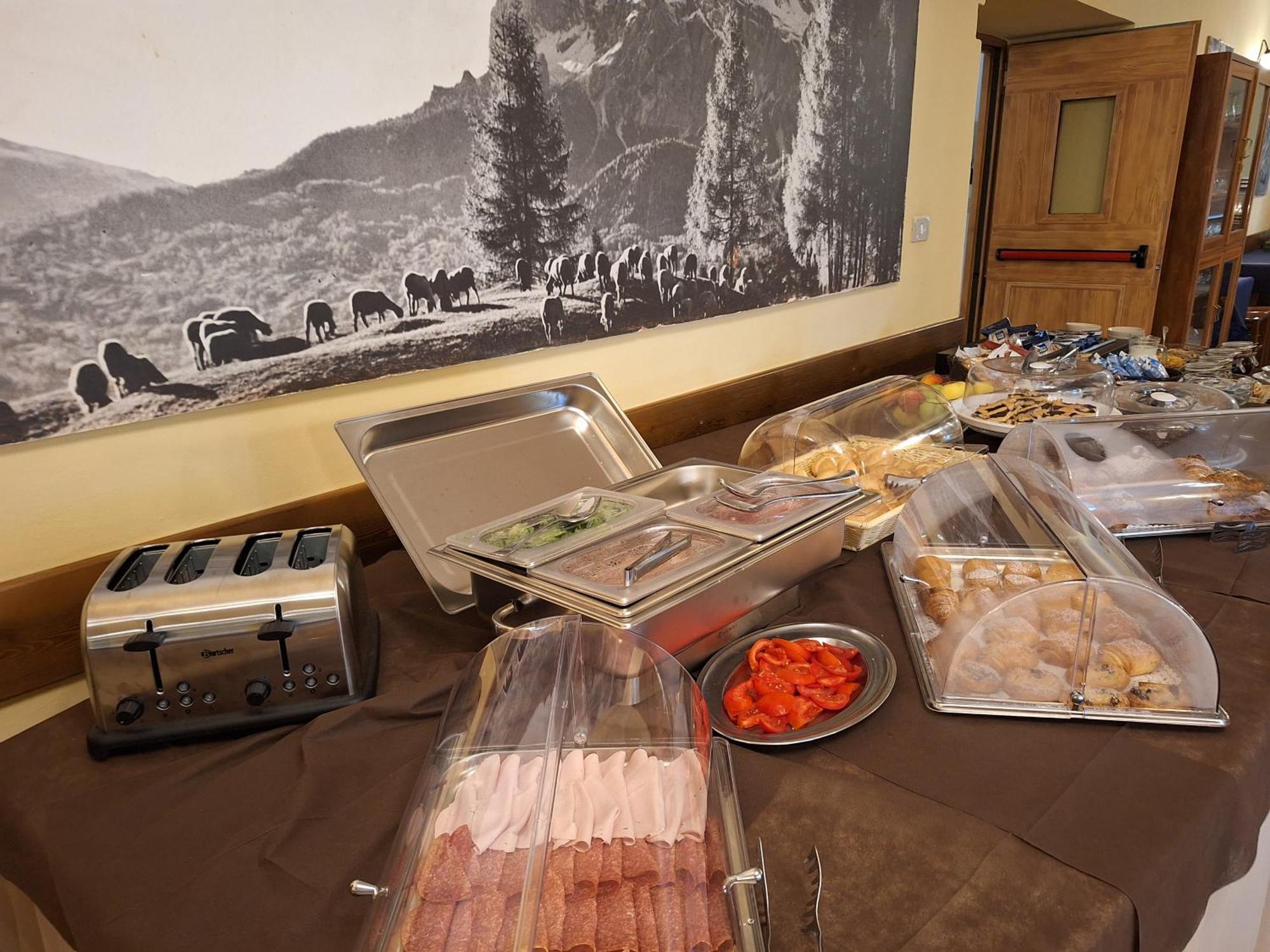 Hotel Al Sasso Di Stria 2*