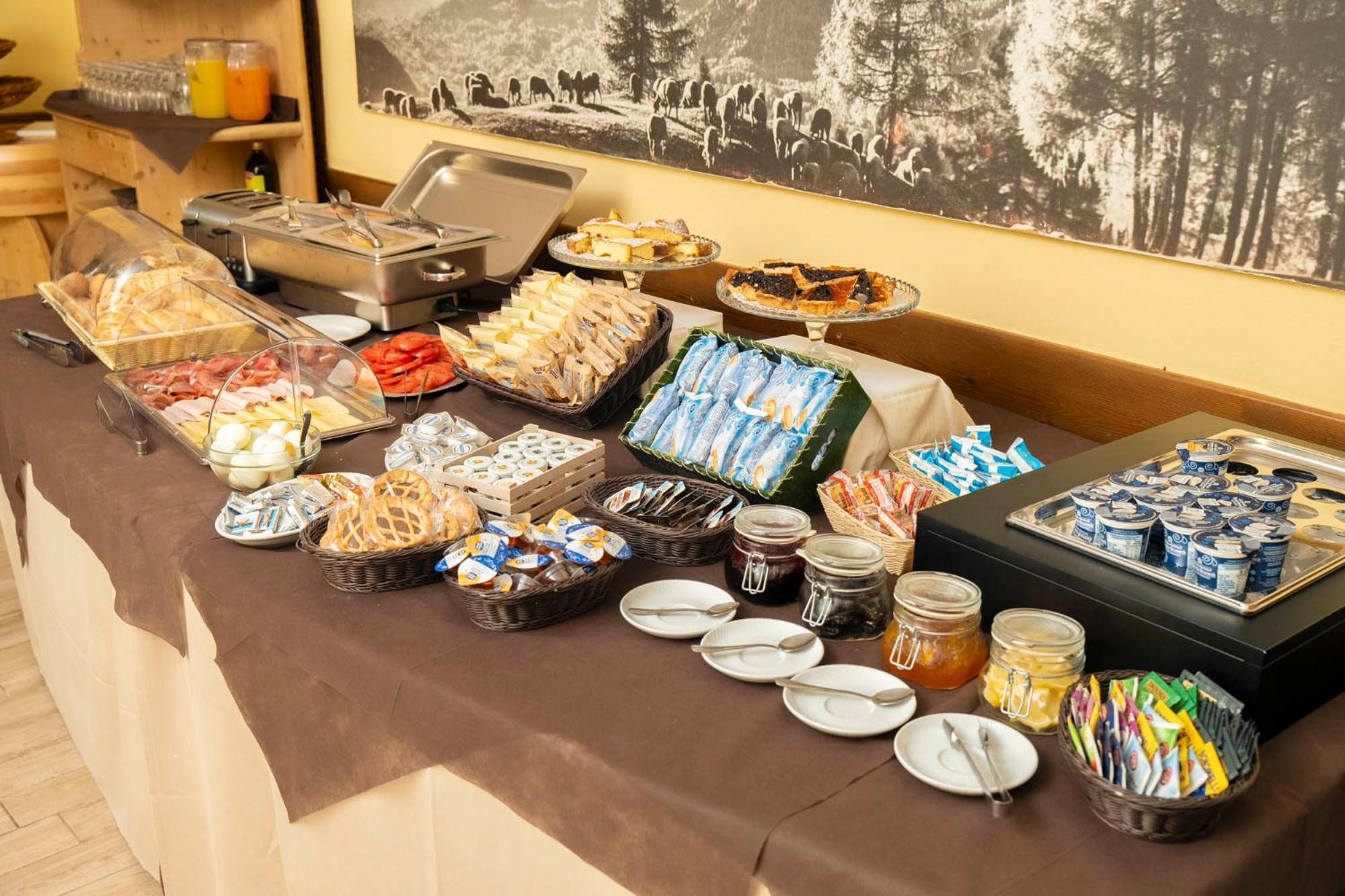 Hotel Al Sasso Di Stria 2*